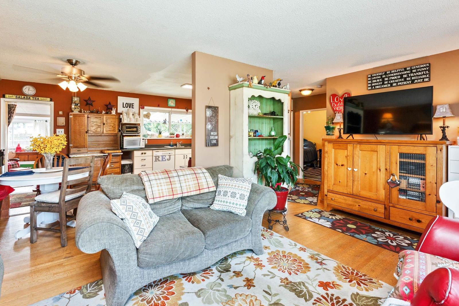 Listing Image 10
