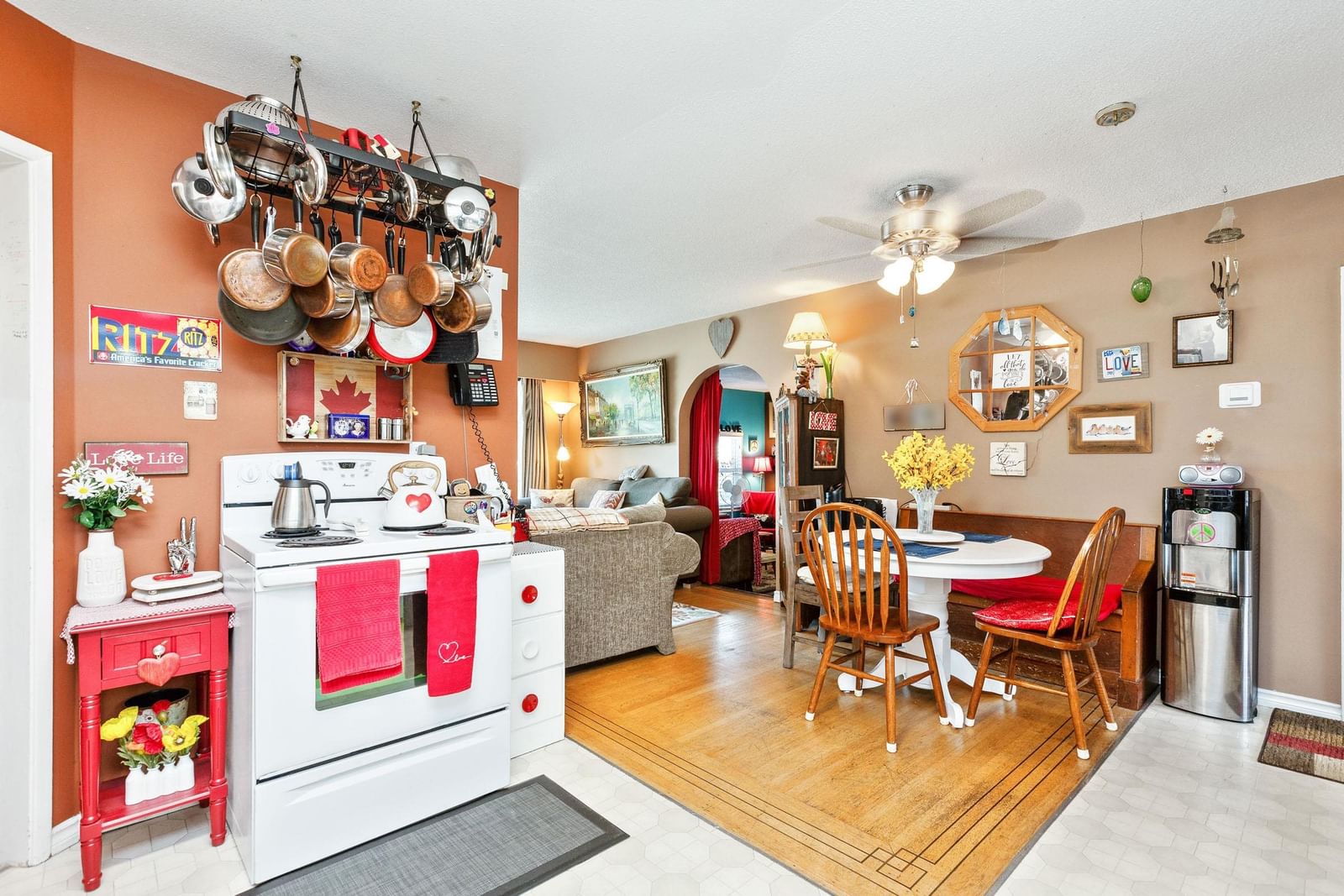 Listing Image 12