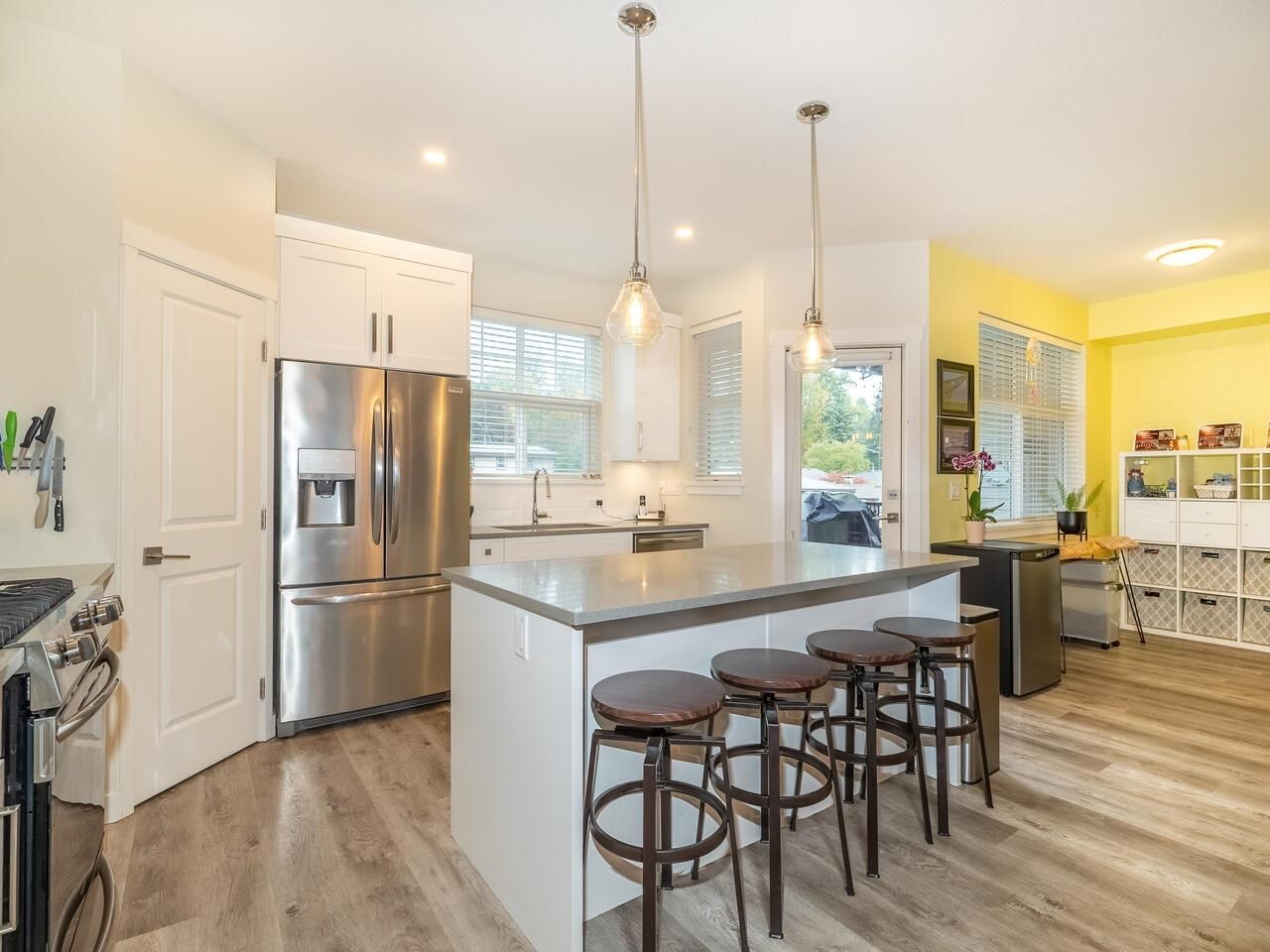 Listing Image 10