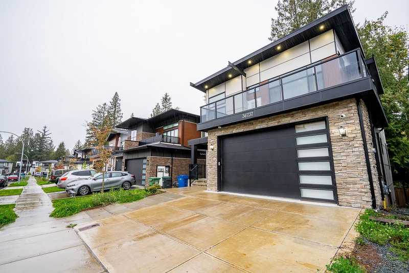 36737 Carl Creek Crescent, Abbotsford, V3G 0H4 | Image 3