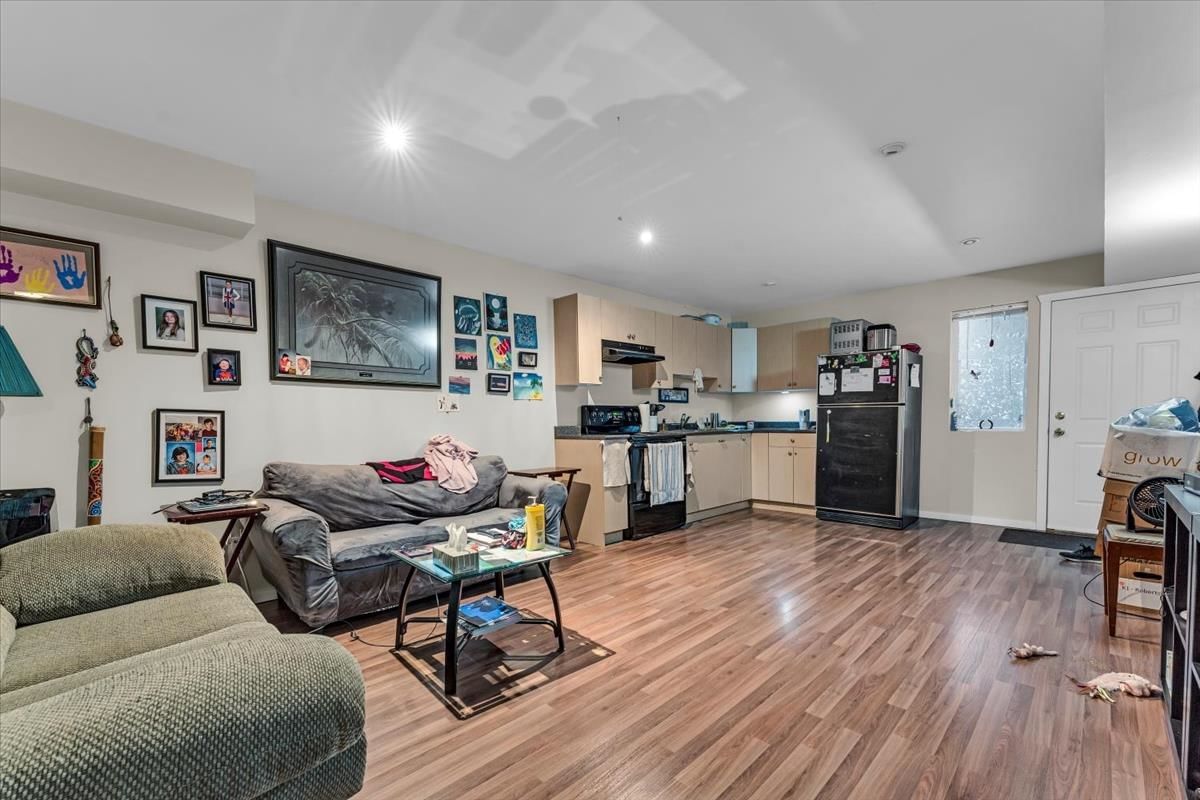 Listing Image 23