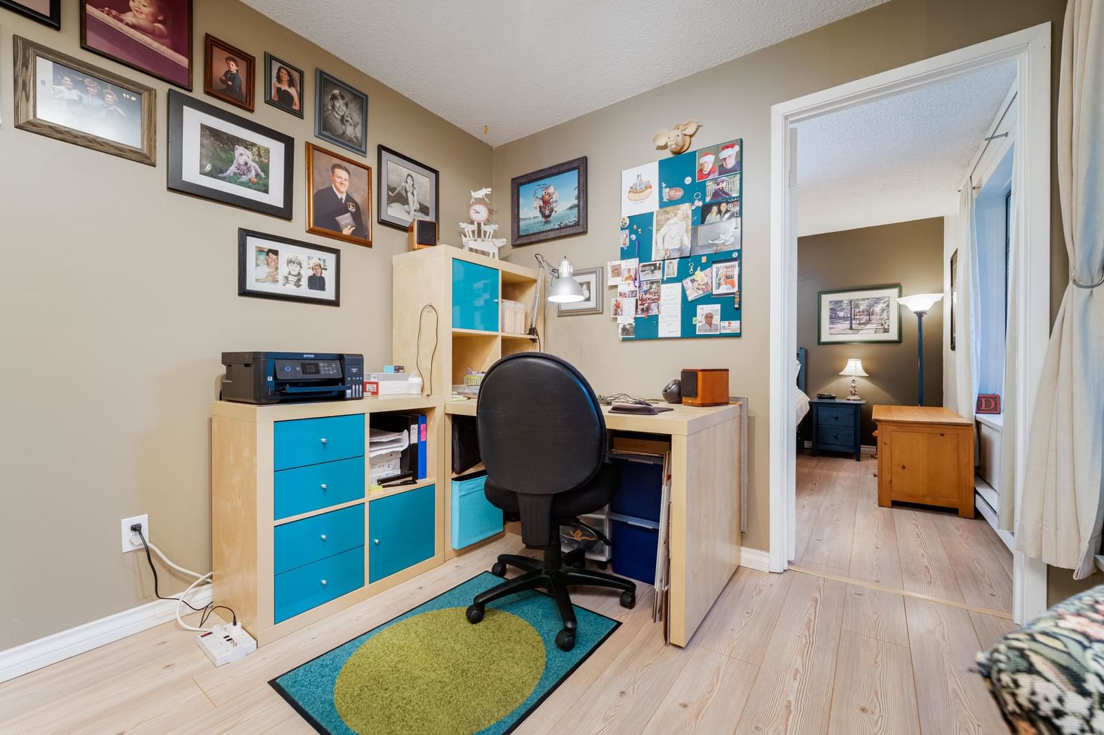 Listing Image 9