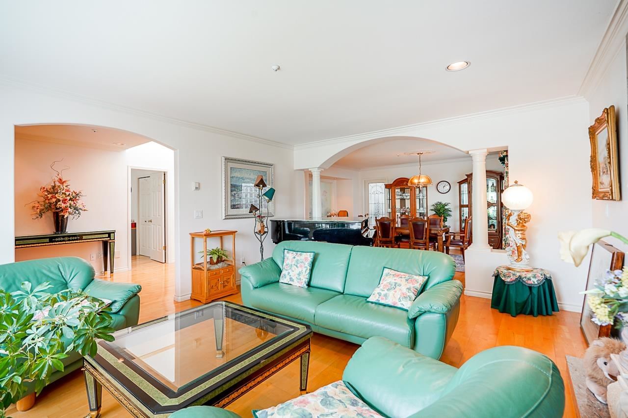 Listing Image 17