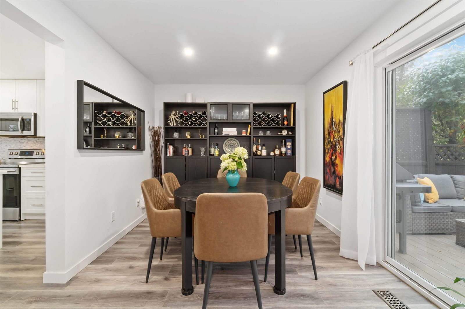Listing Image 10