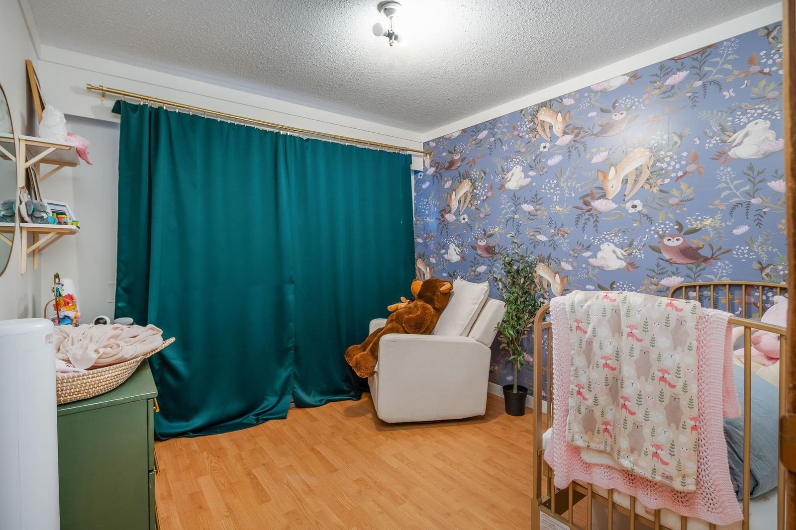Listing Image 23