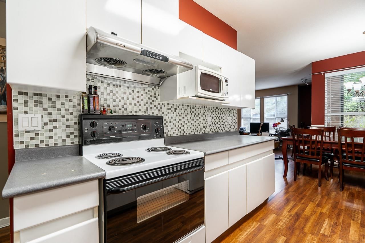 Listing Image 11