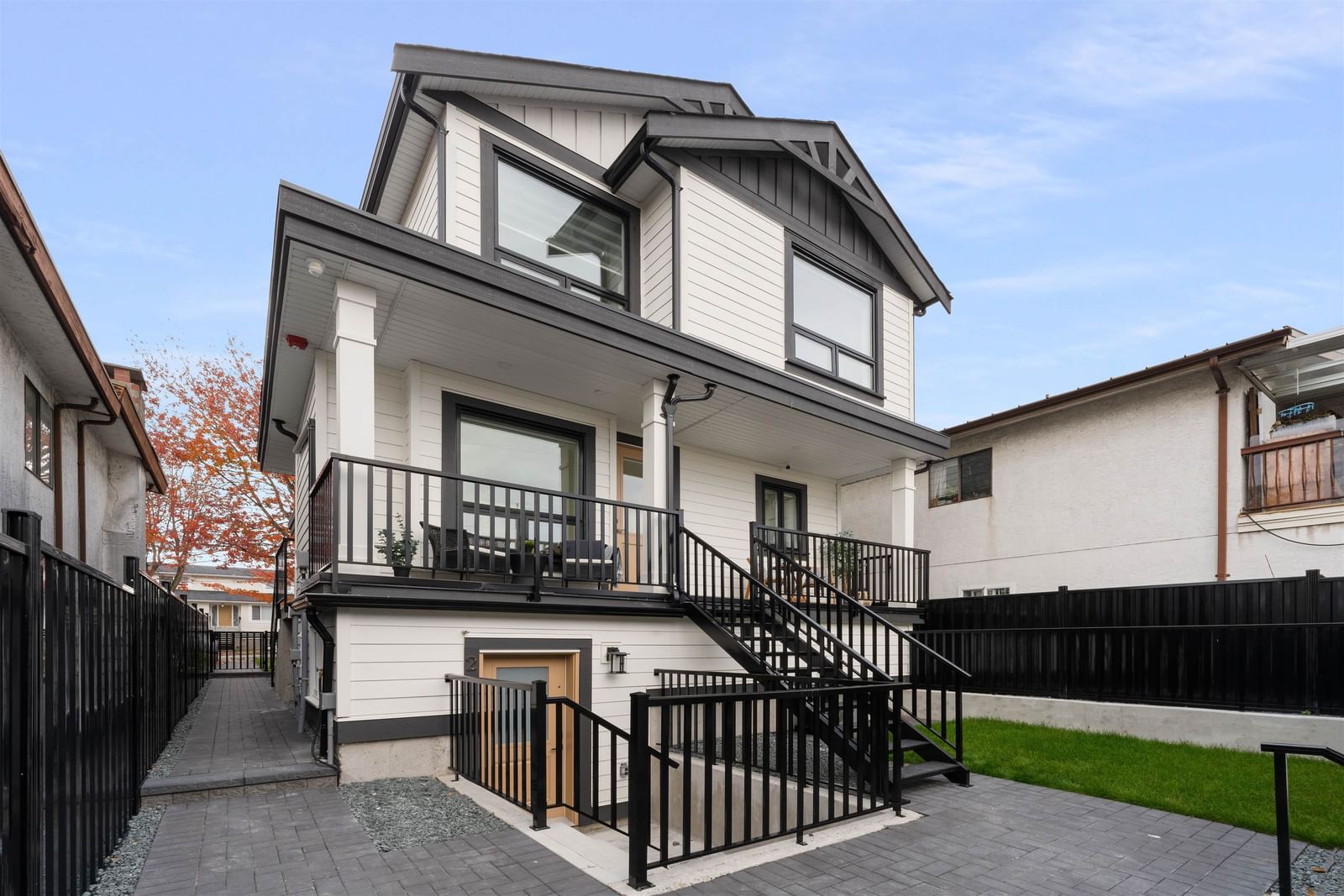 Listing Image 11