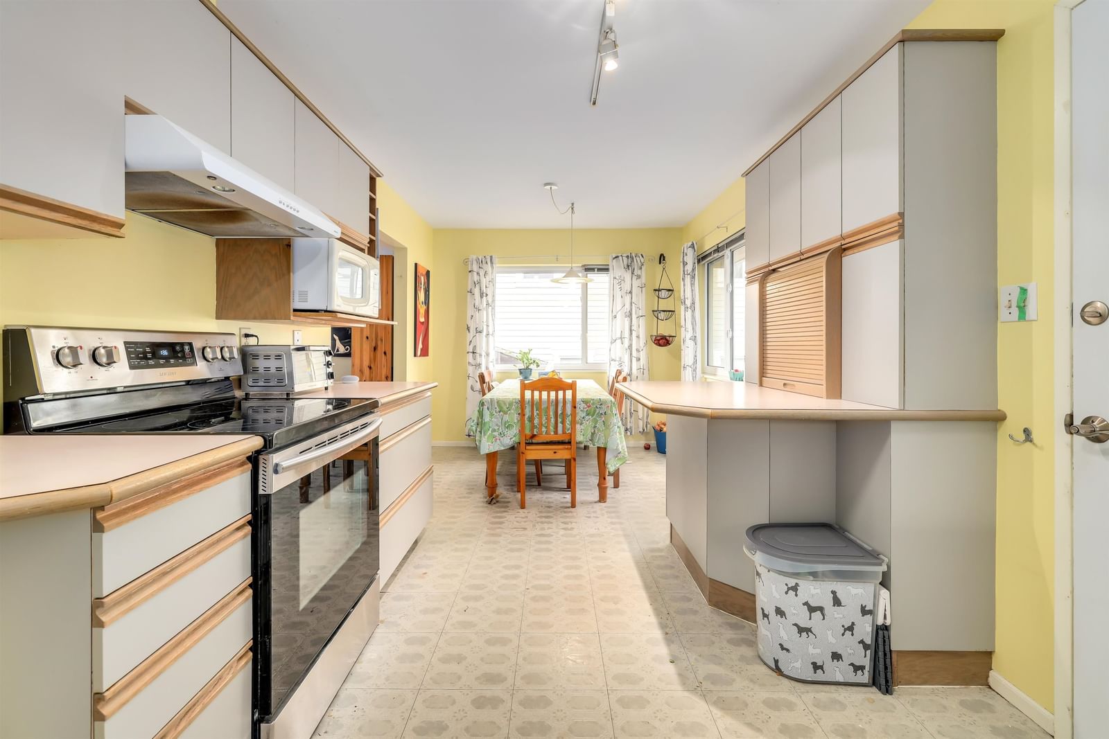 Listing Image 9