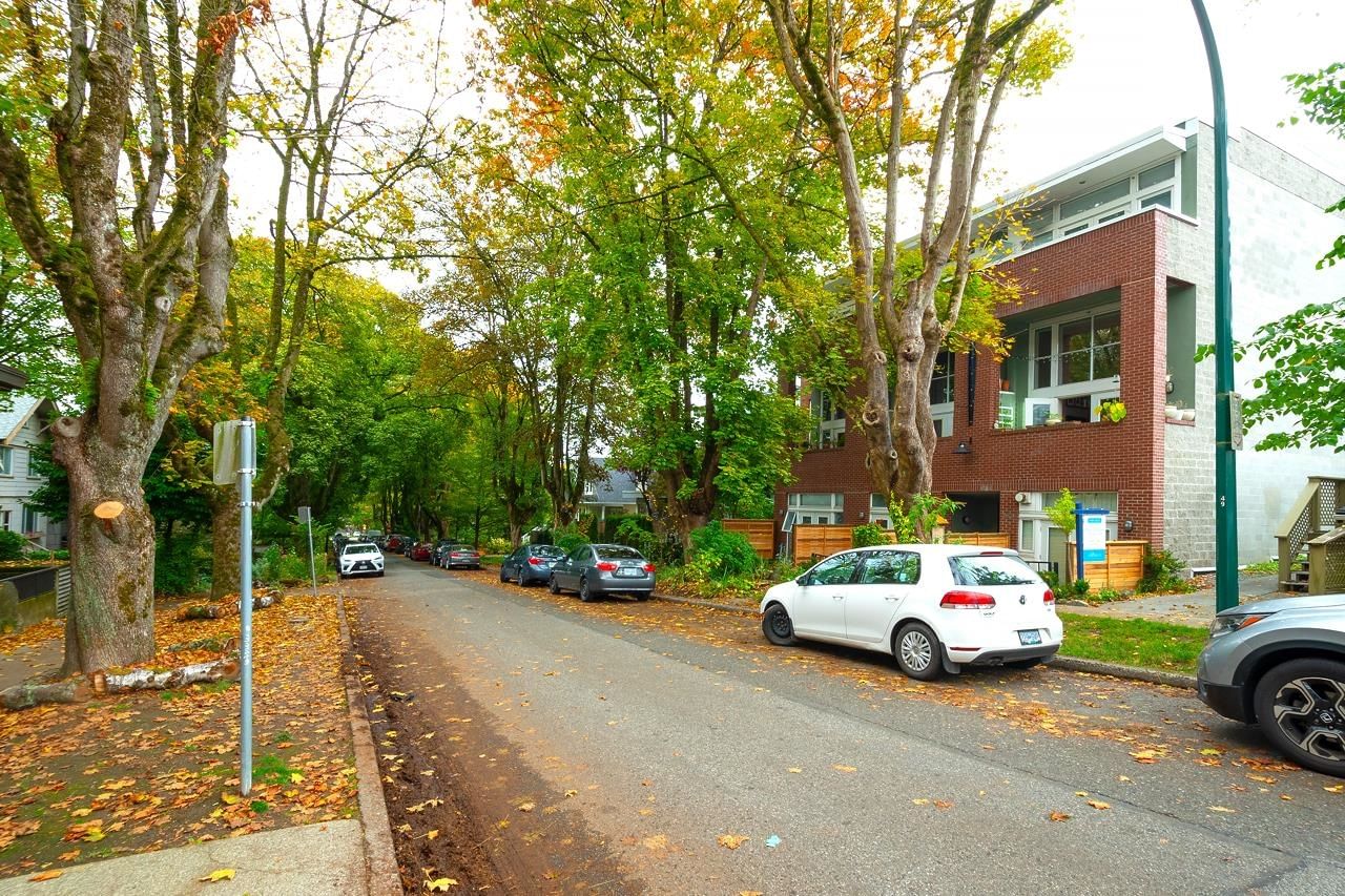 Listing Image 18