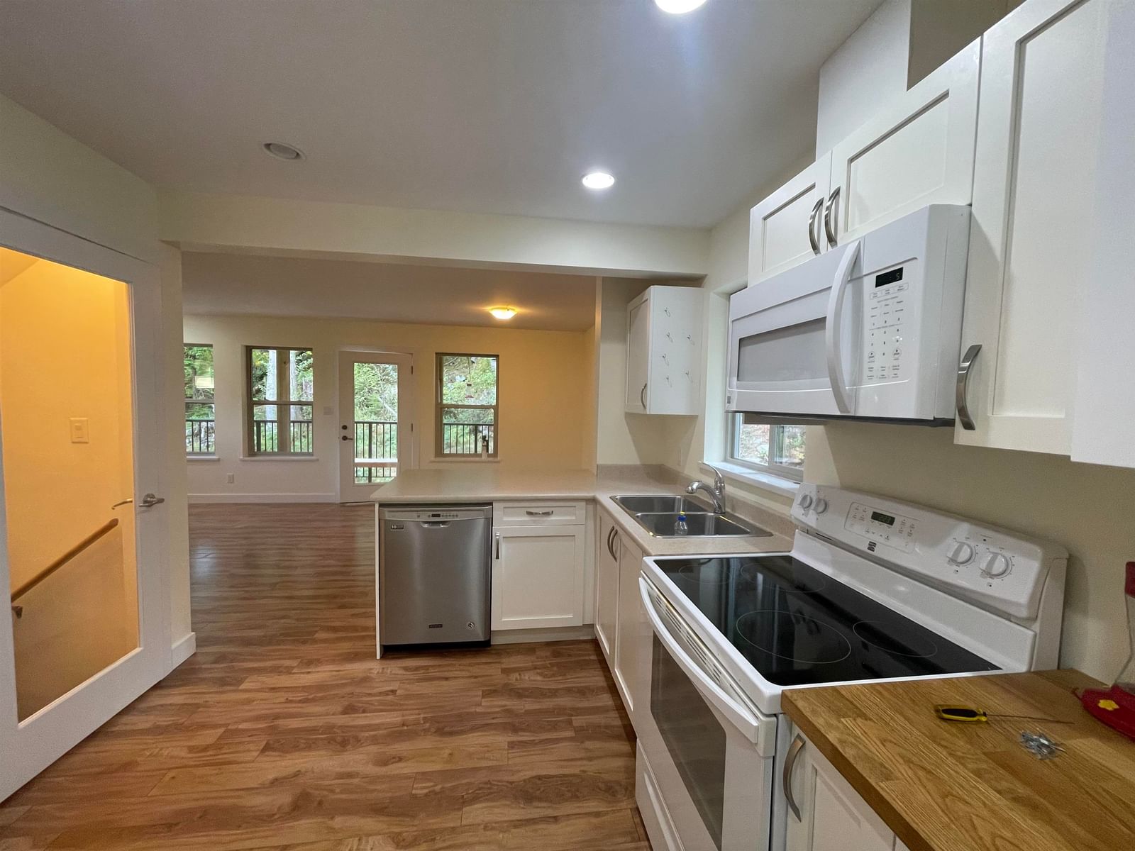 Listing Image 13