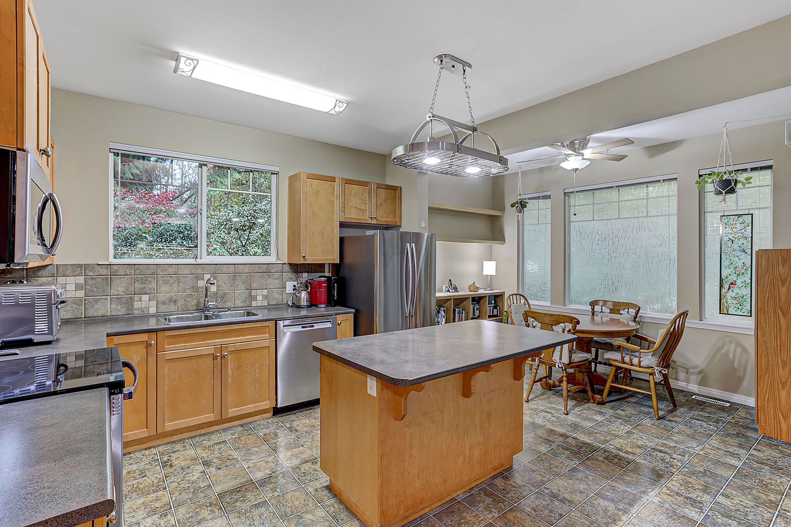 Listing Image 14