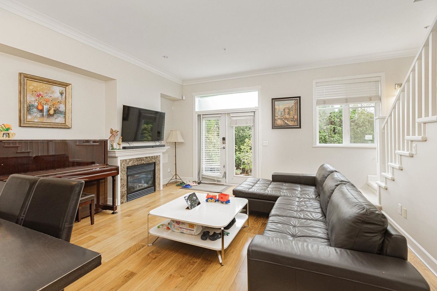 Listing Image 6
