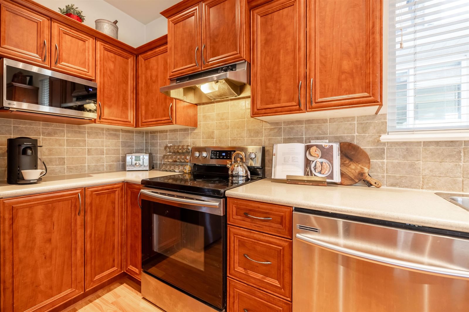Listing Image 15