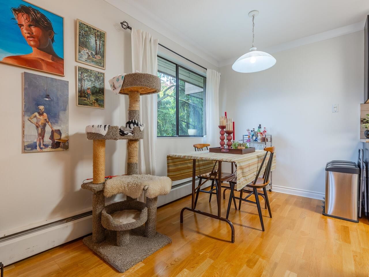 Listing Image 10