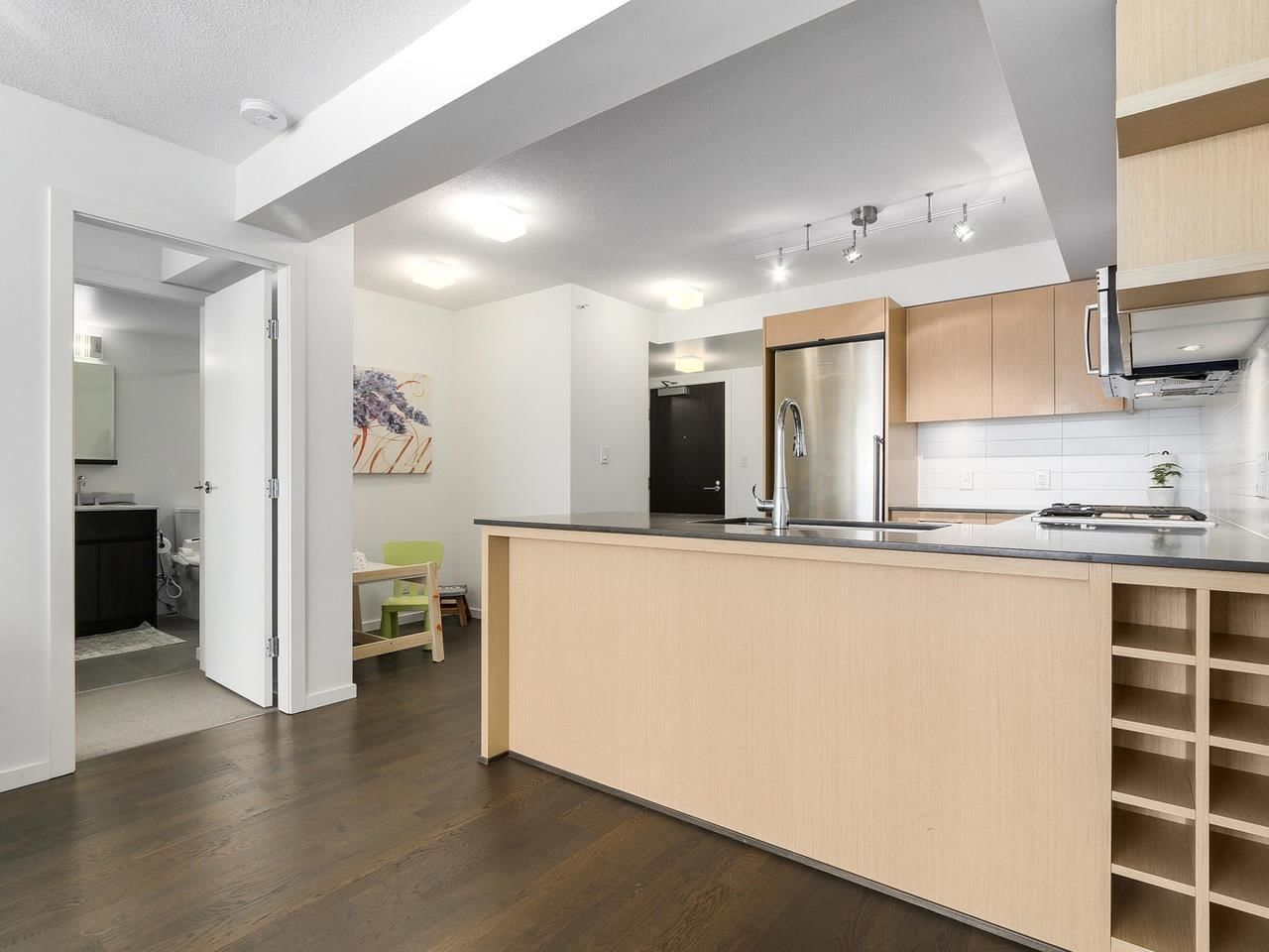 Listing Image 8