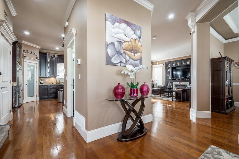 18938 54a Avenue, Surrey, V3S 6R4 | Image 3