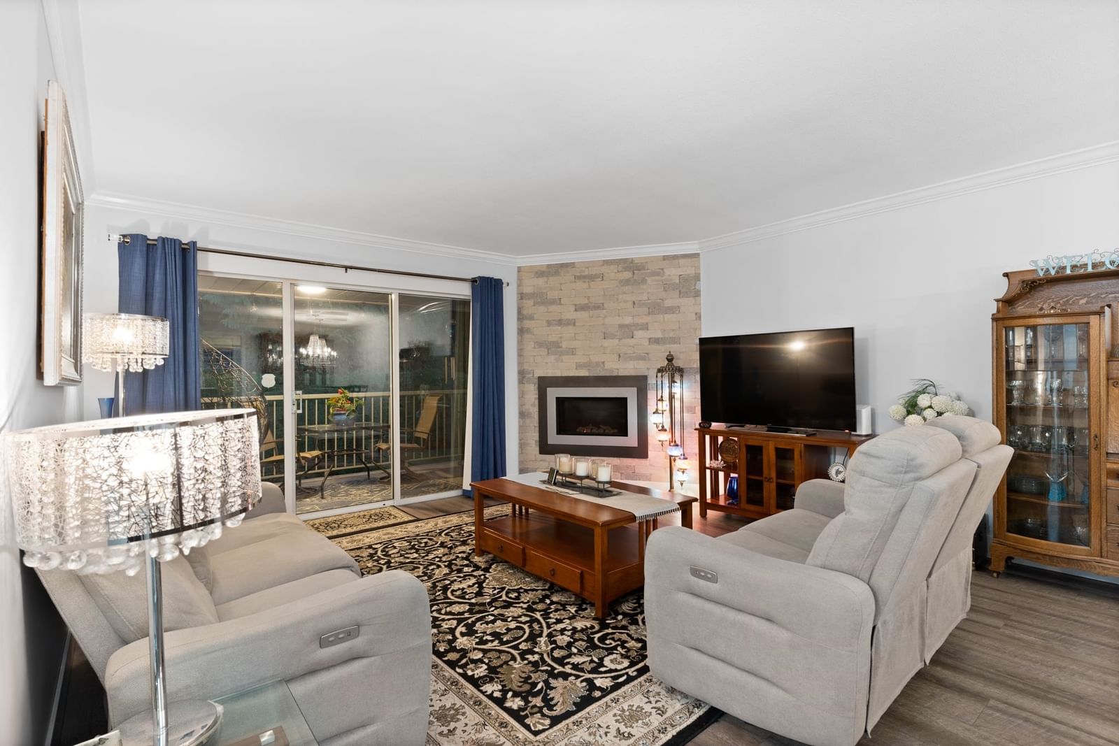 Listing Image 12