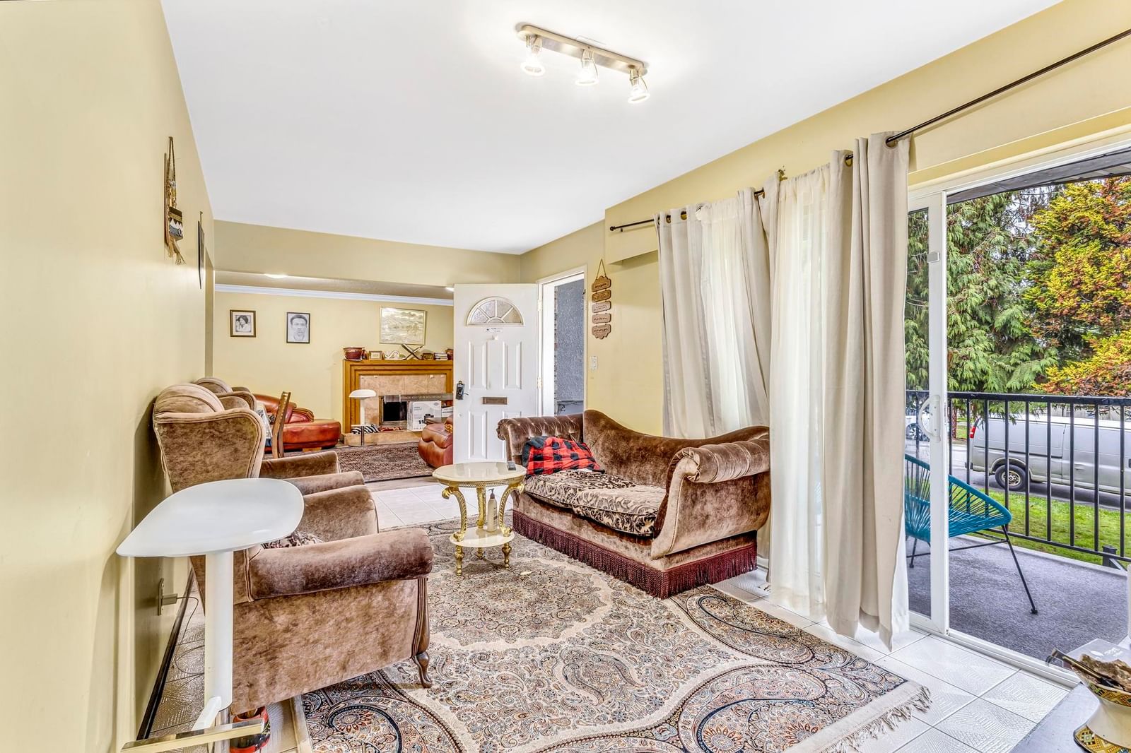 Listing Image 11