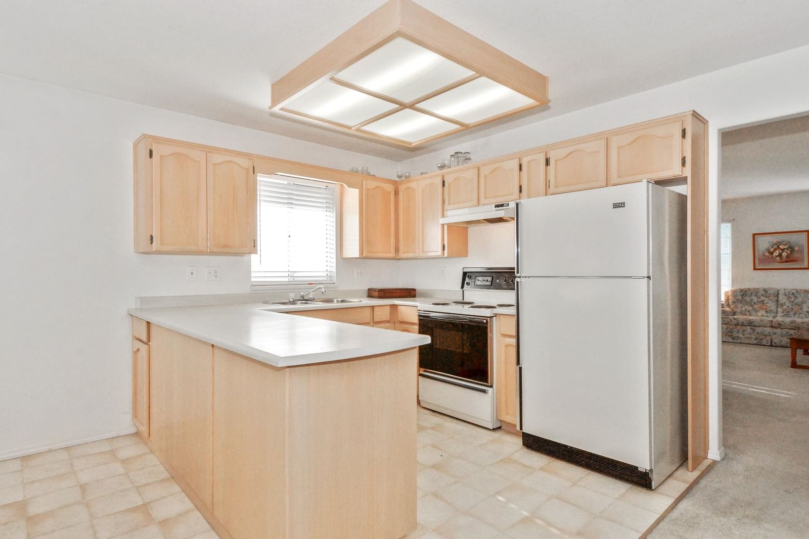 Listing Image 11