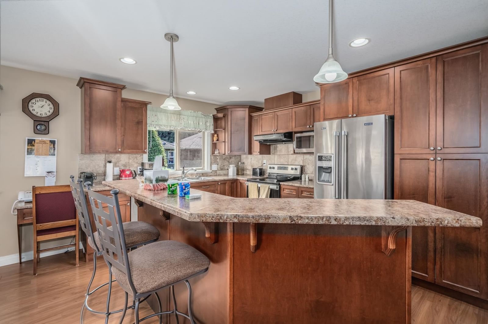 Listing Image 9