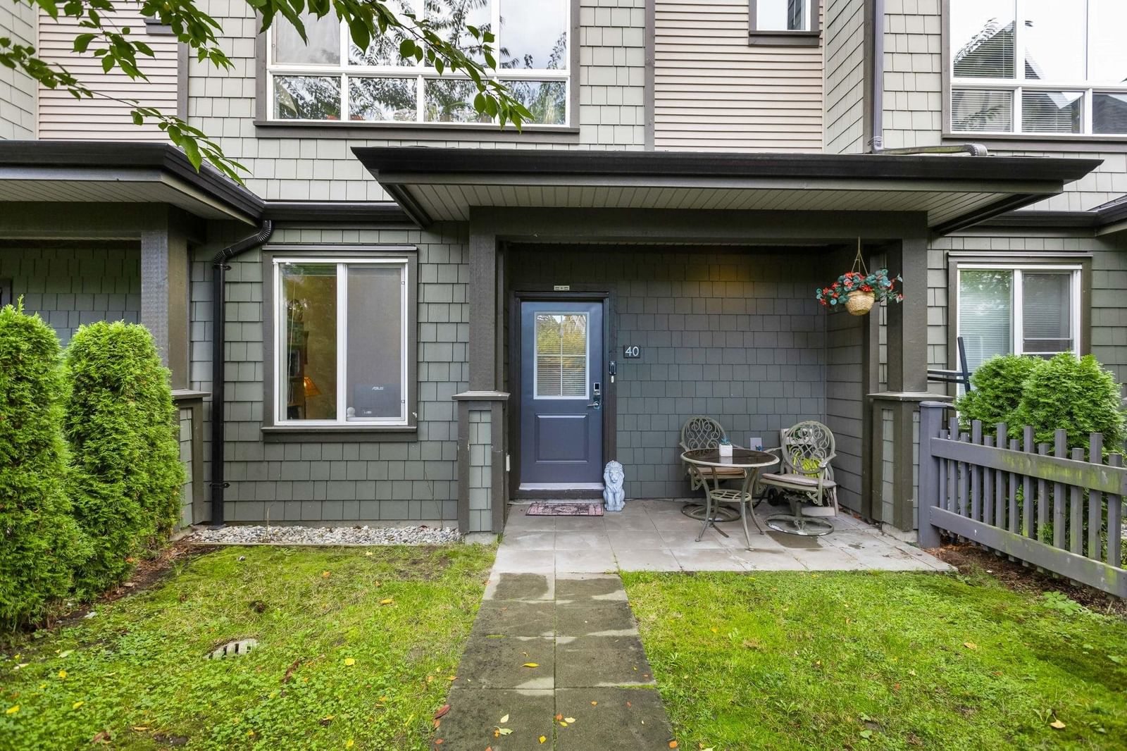 Listing Image 4
