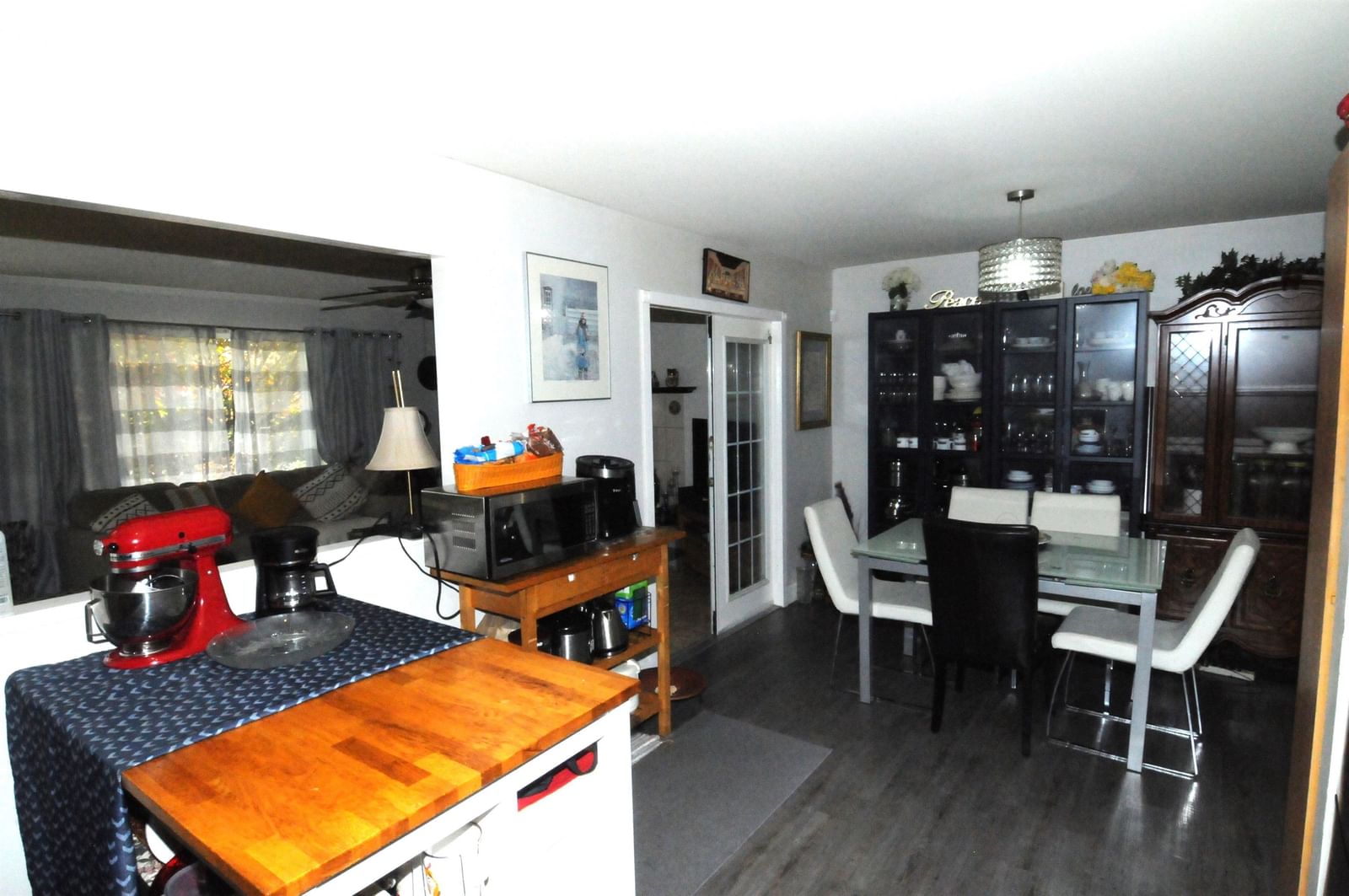 Listing Image 8