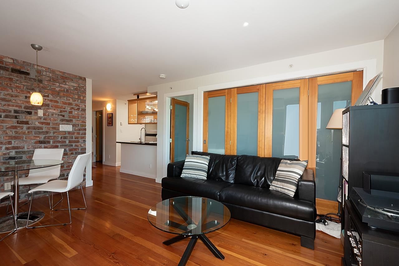 Listing Image 9