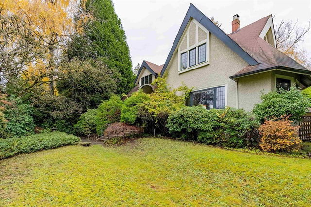 6086 Angus Drive