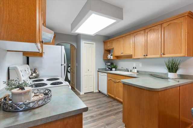 64 - 46360 Valleyview Road