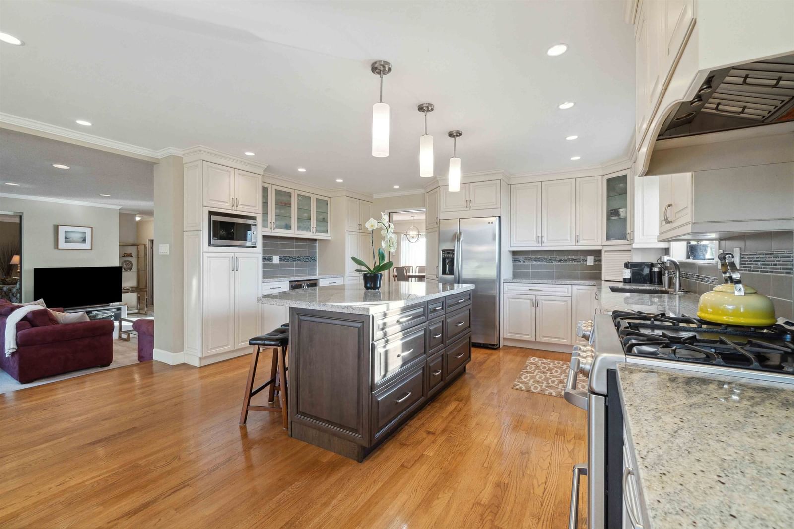 Listing Image 12