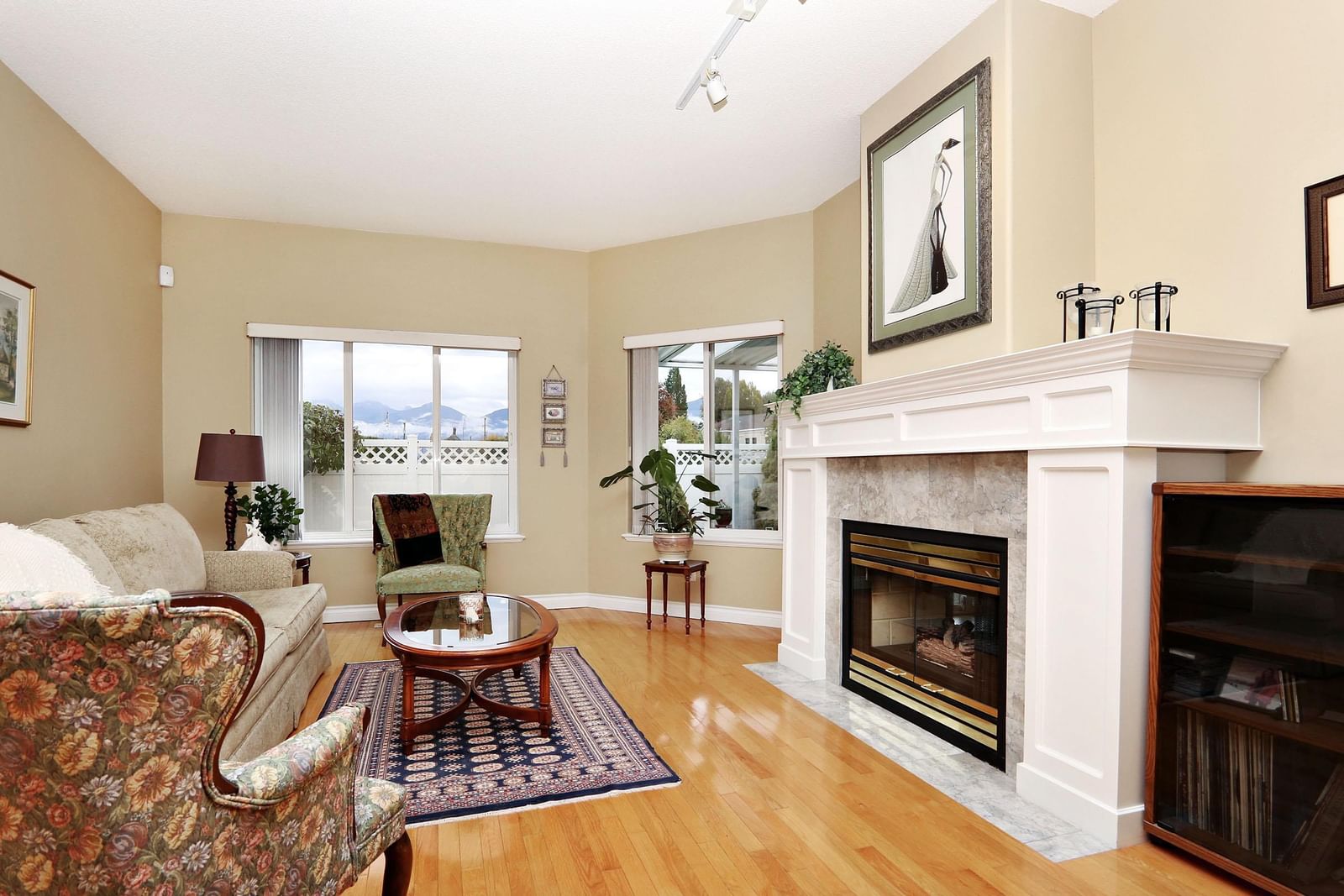 Listing Image 5