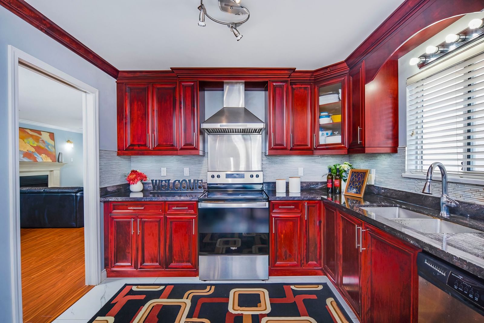Listing Image 19