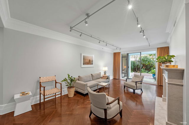 101 - 533 Waters Edge Crescent