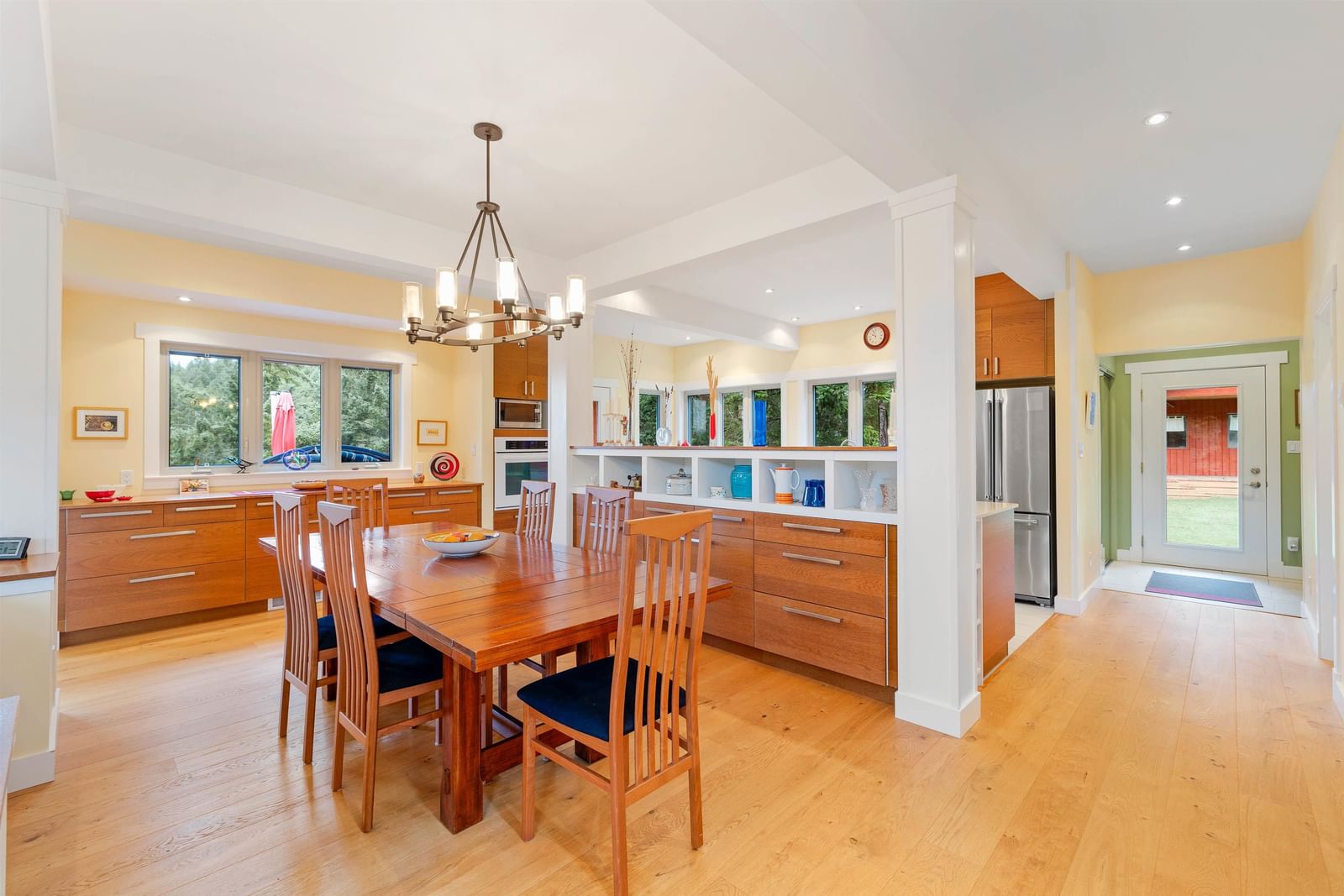 Listing Image 12