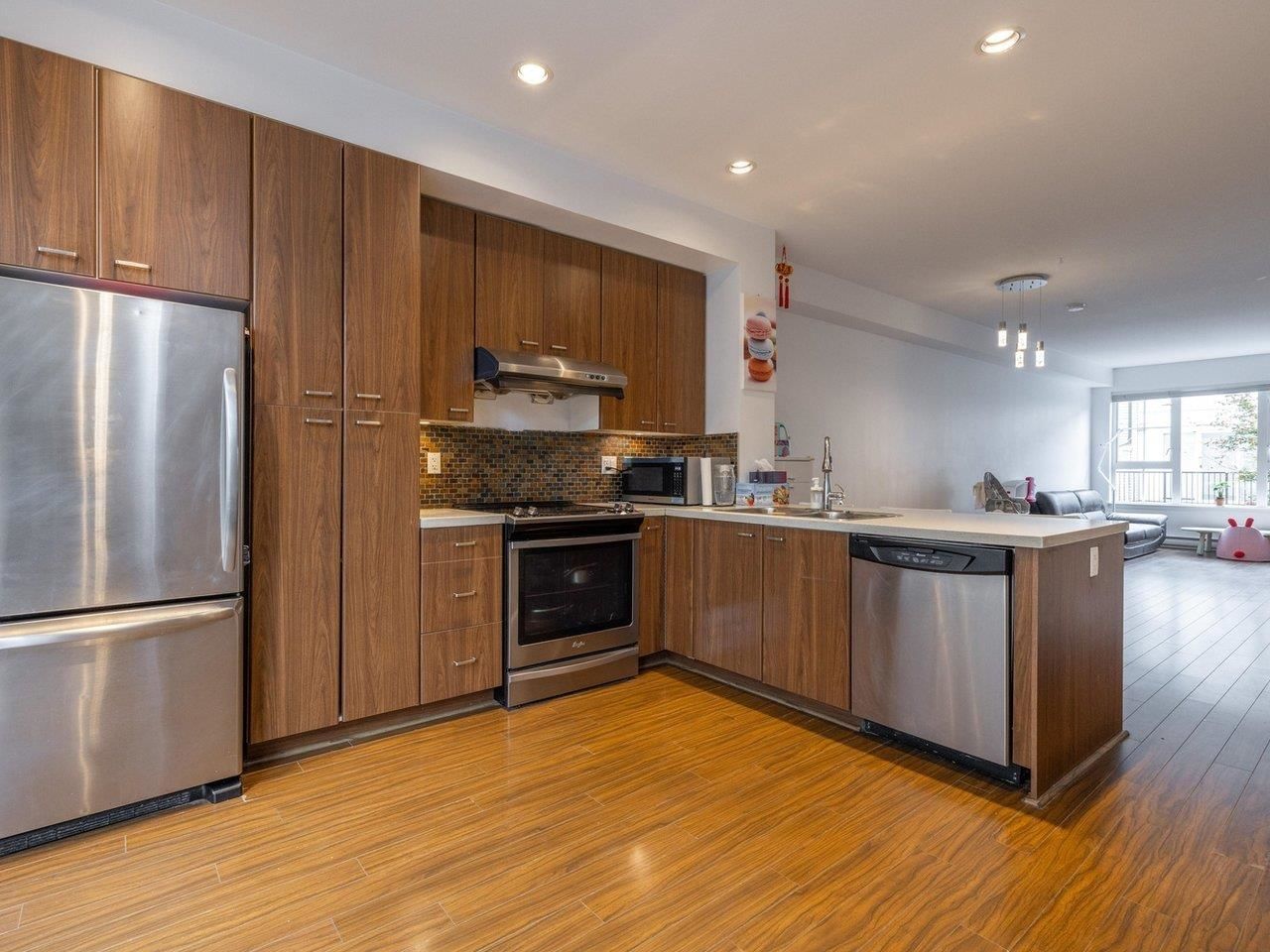 Listing Image 11
