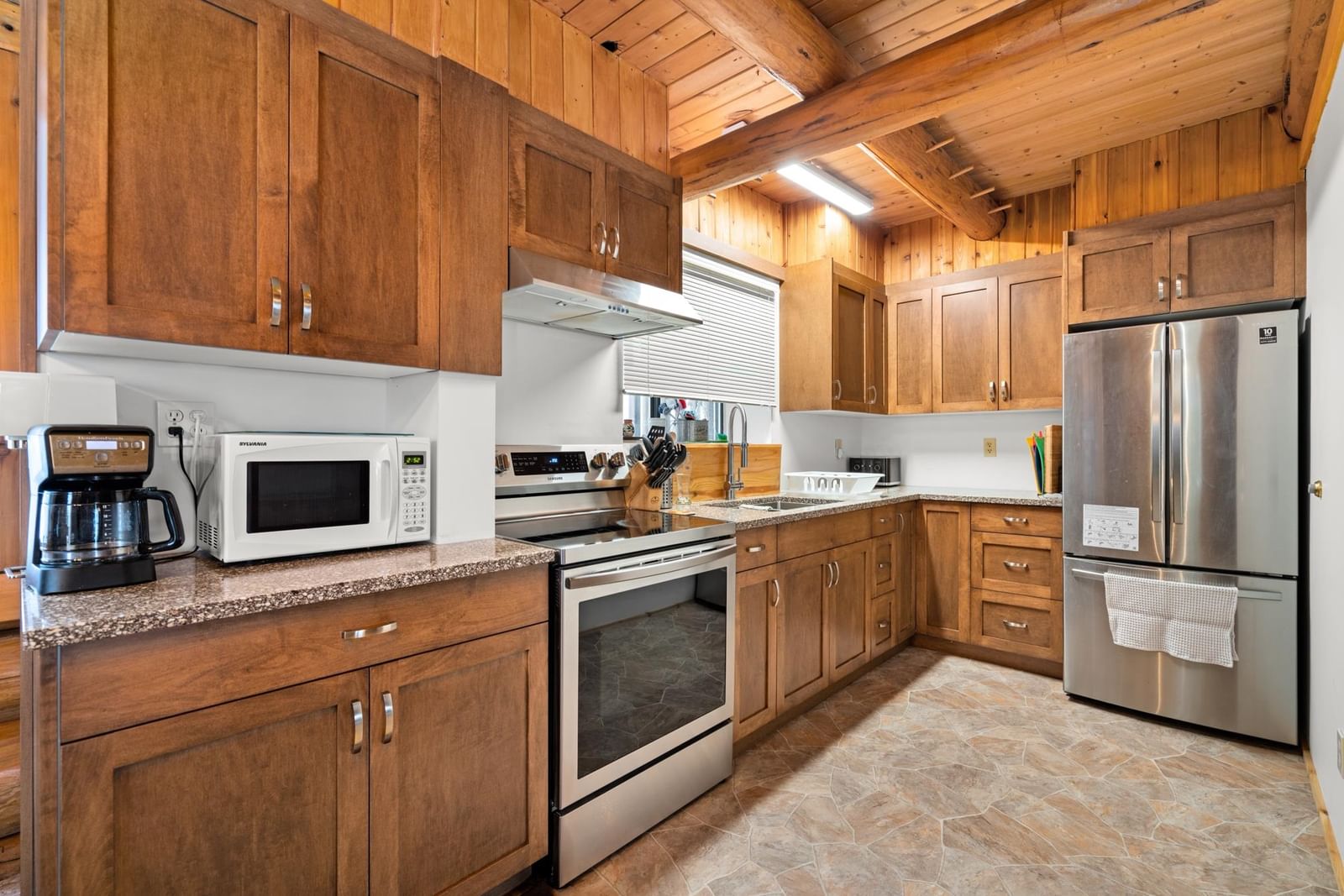 Listing Image 11