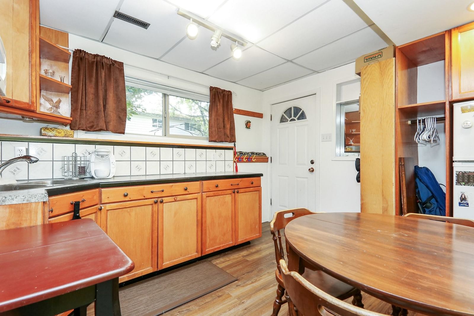 Listing Image 16