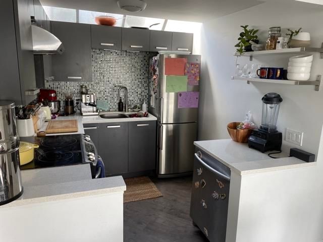 Listing Image 10