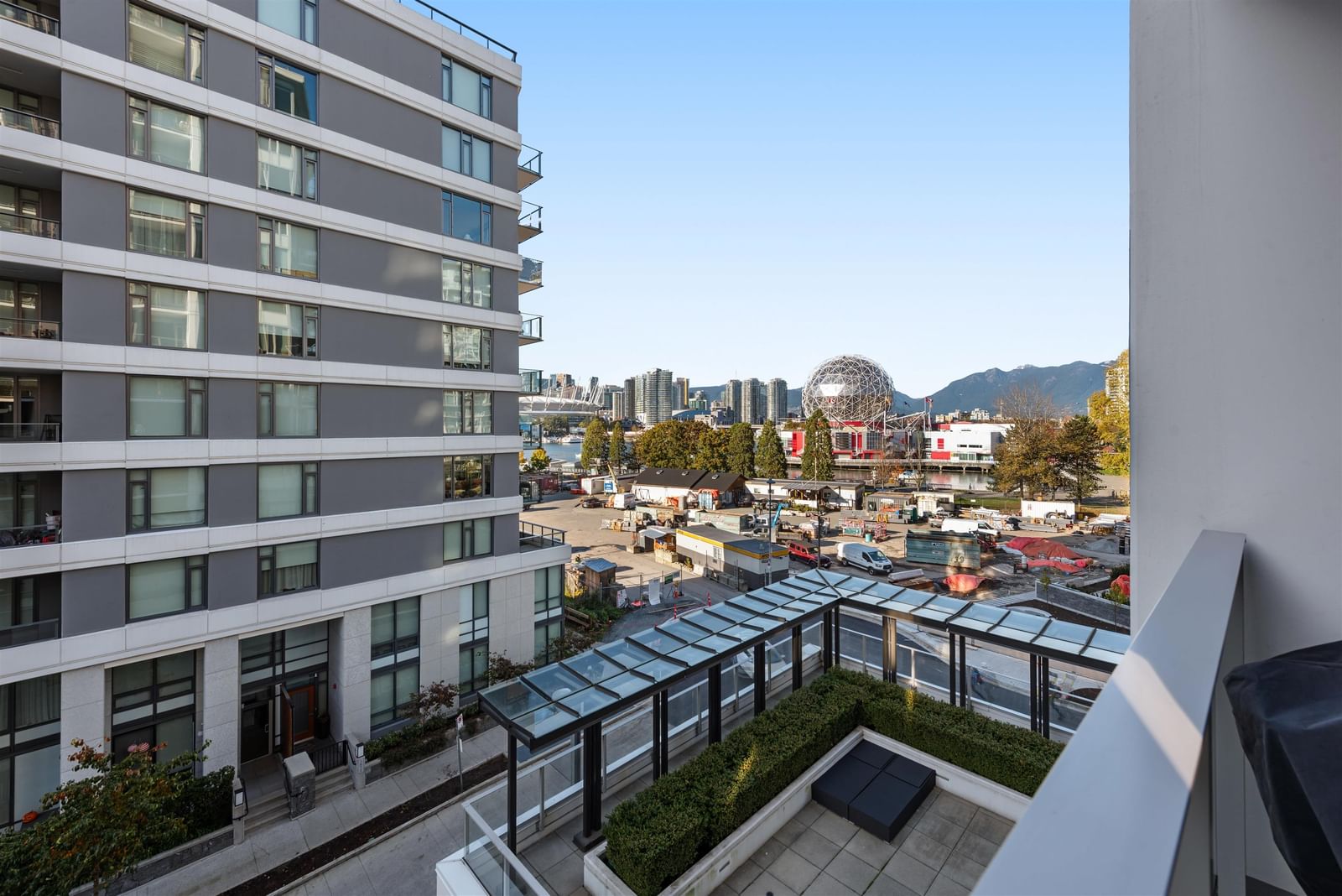 Listing Image 9