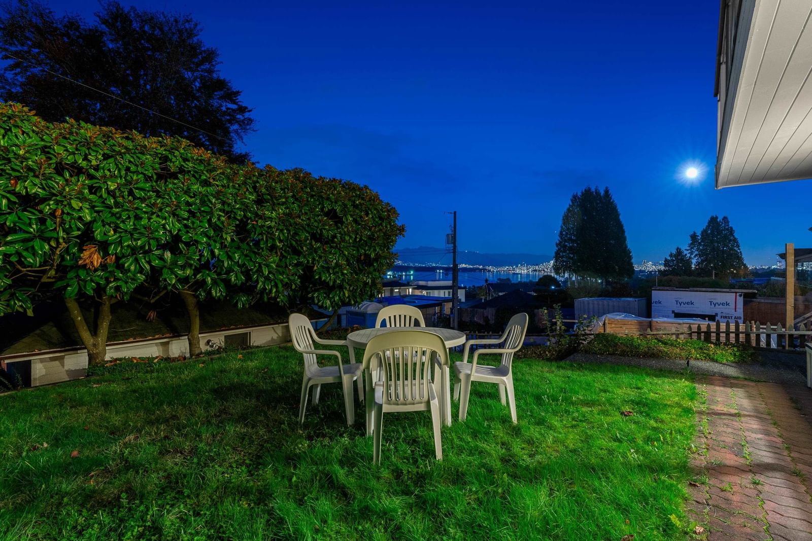 Listing Image 12
