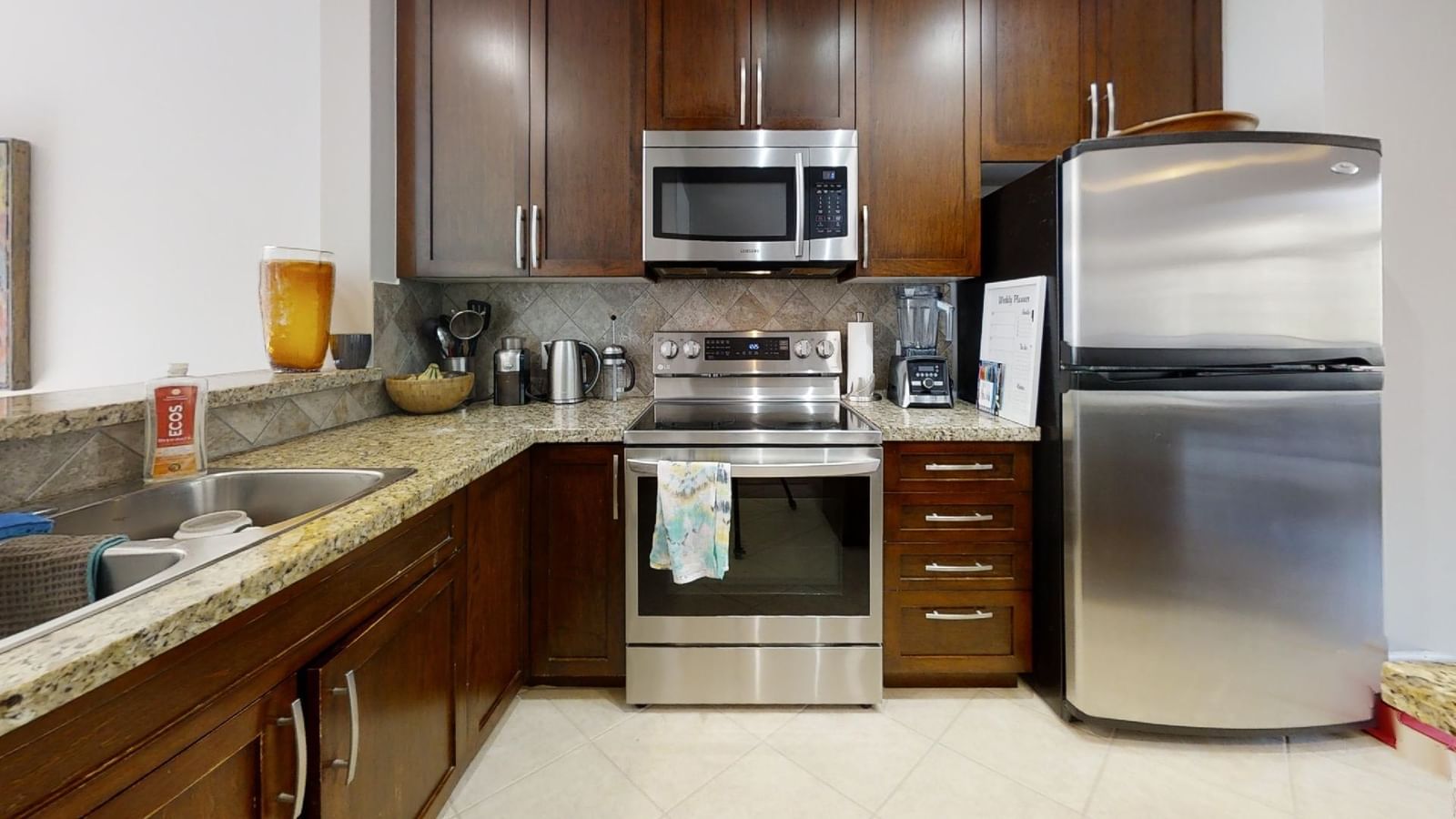Listing Image 12