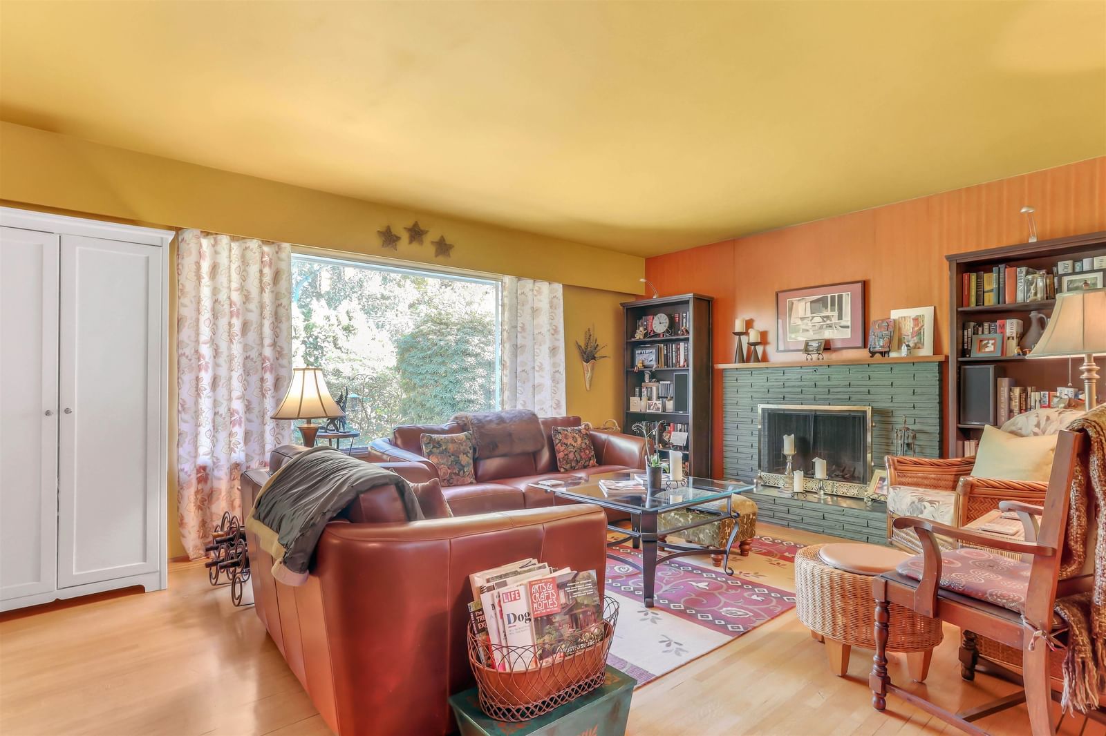 Listing Image 6