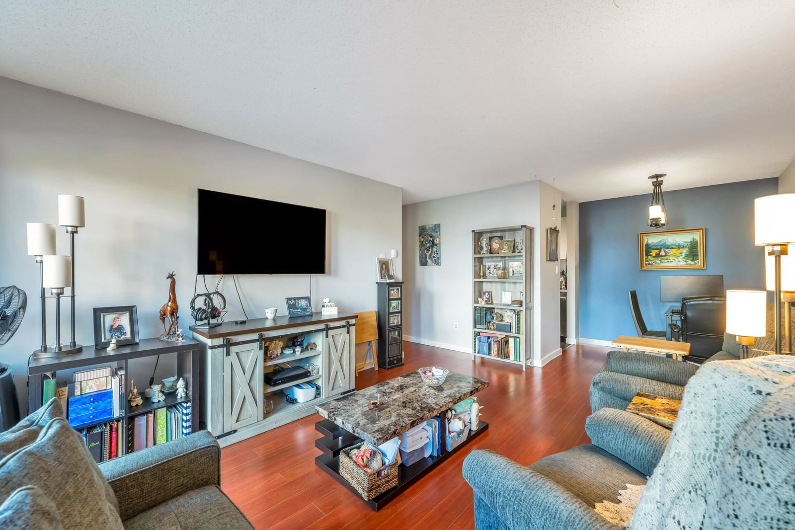 Listing Image 6