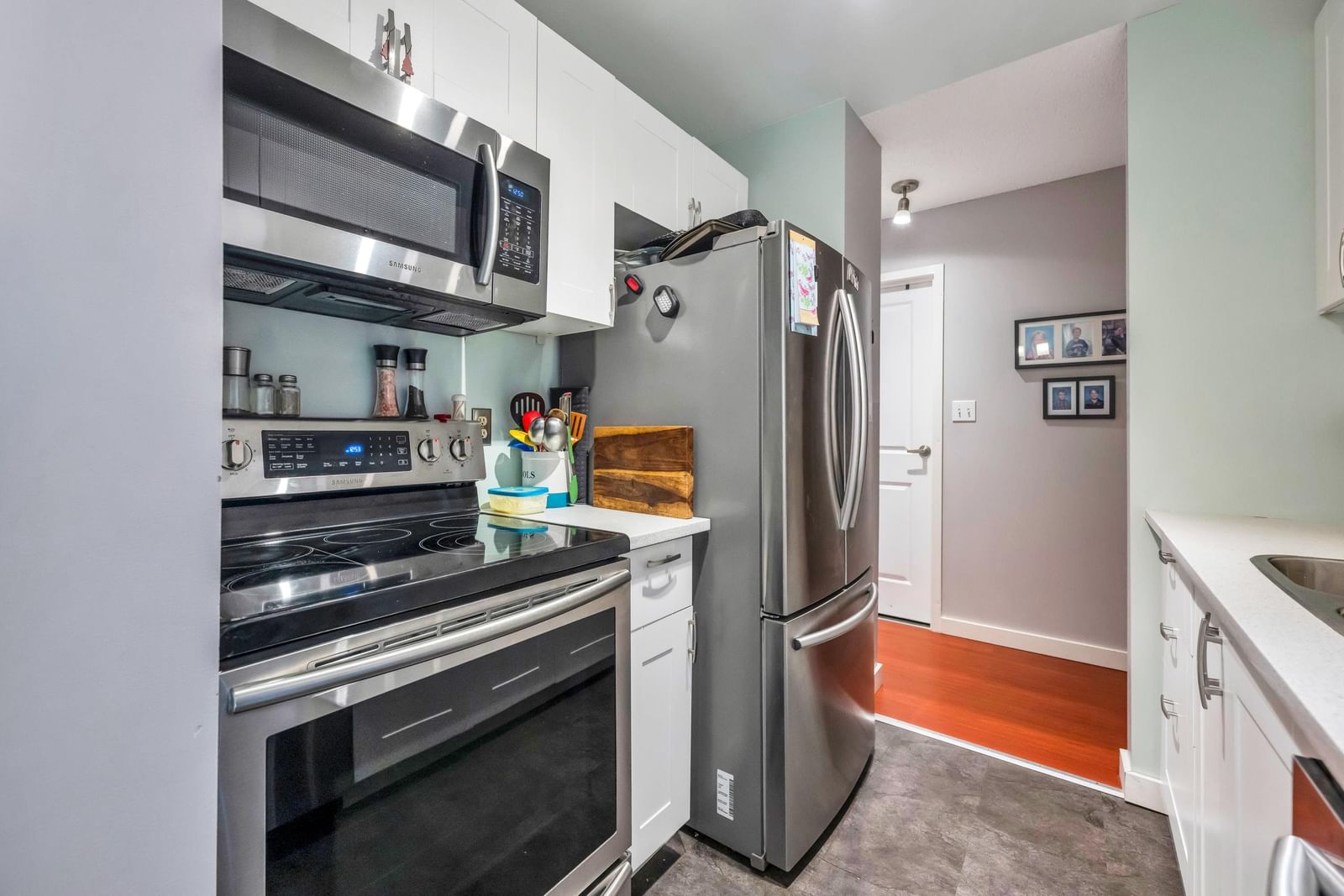 Listing Image 9