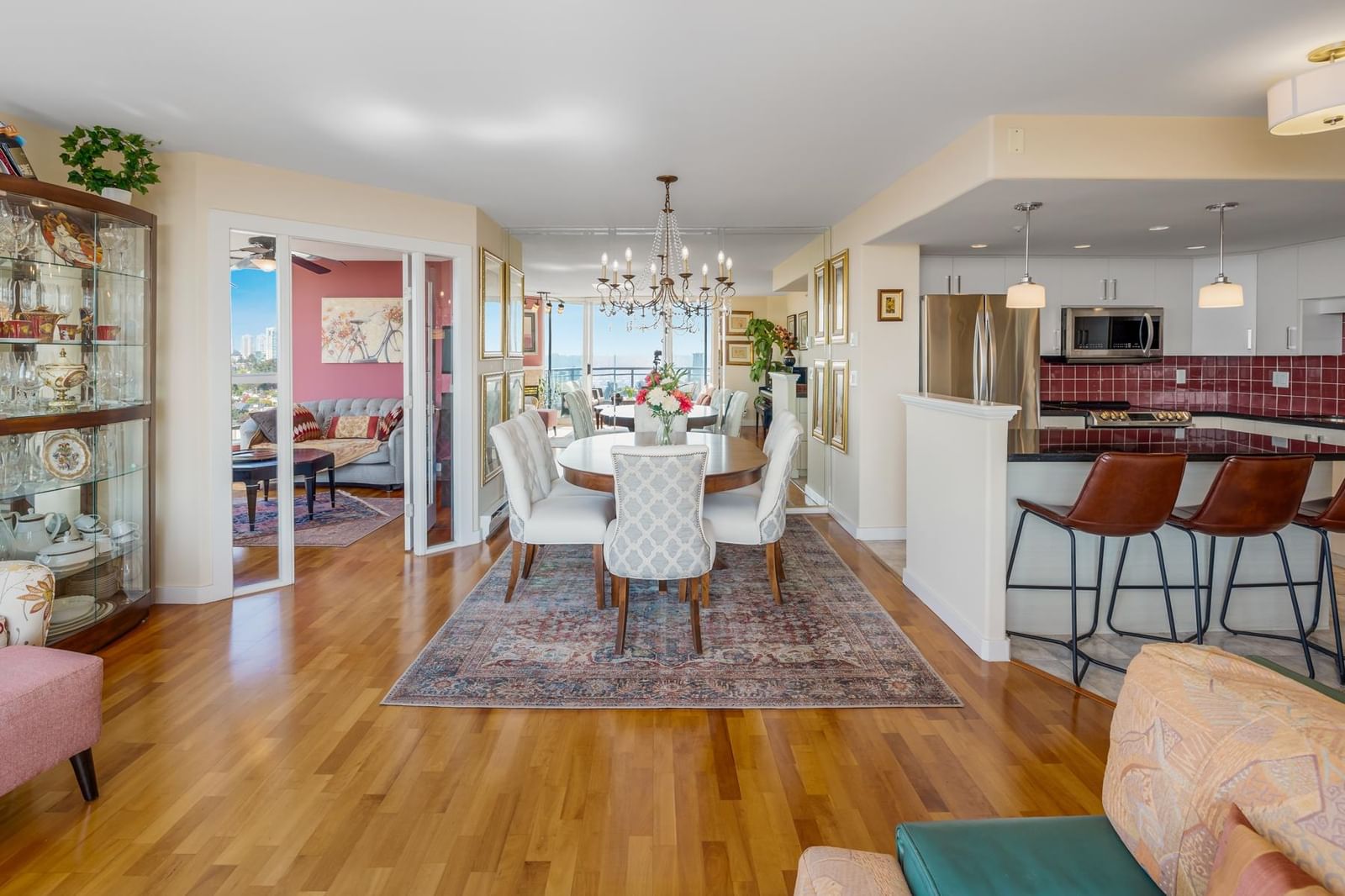 Listing Image 12