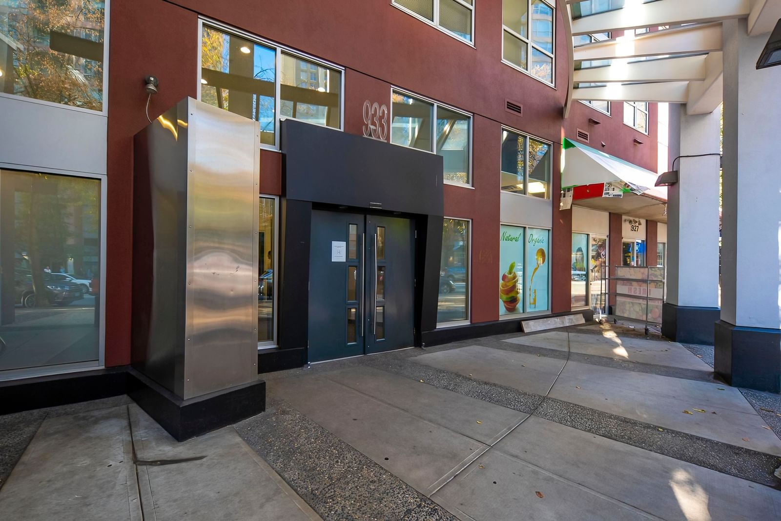 Listing Image 3