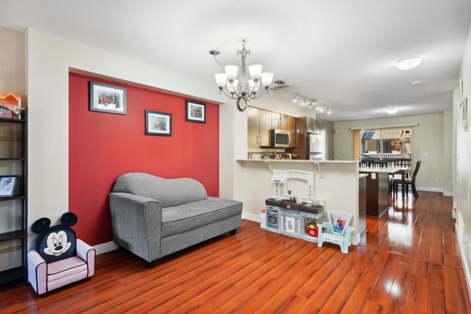 Listing Image 5