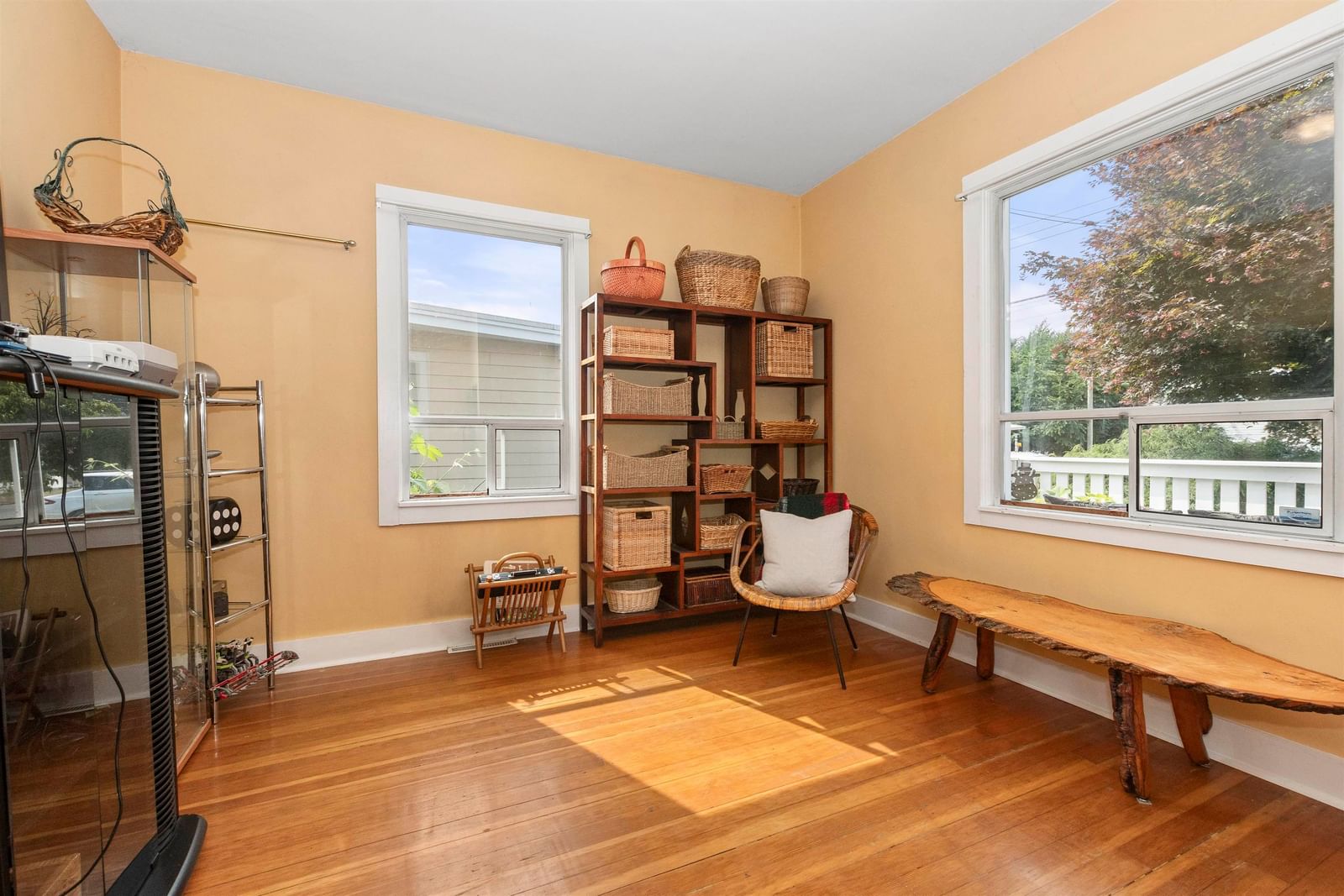 Listing Image 19
