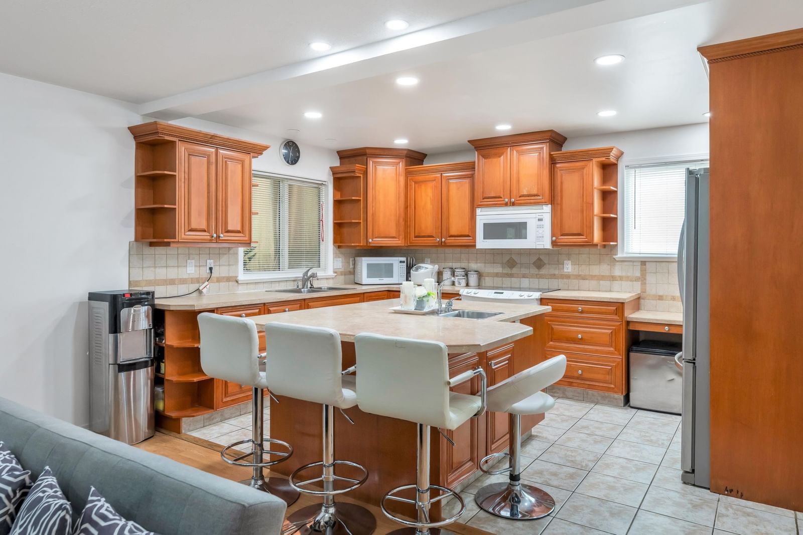 Listing Image 15