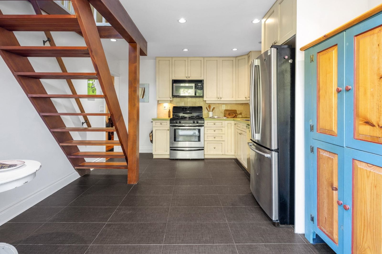 Listing Image 16